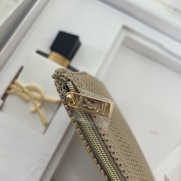 New Yves Saint Laurent Libre L’eau Nue Gift box with pouch - Picture 5 of 12